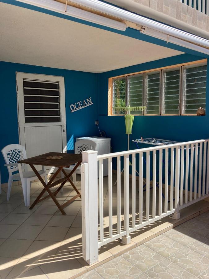 Bas de villa Vacances Océan Le Carbet Extérieur photo