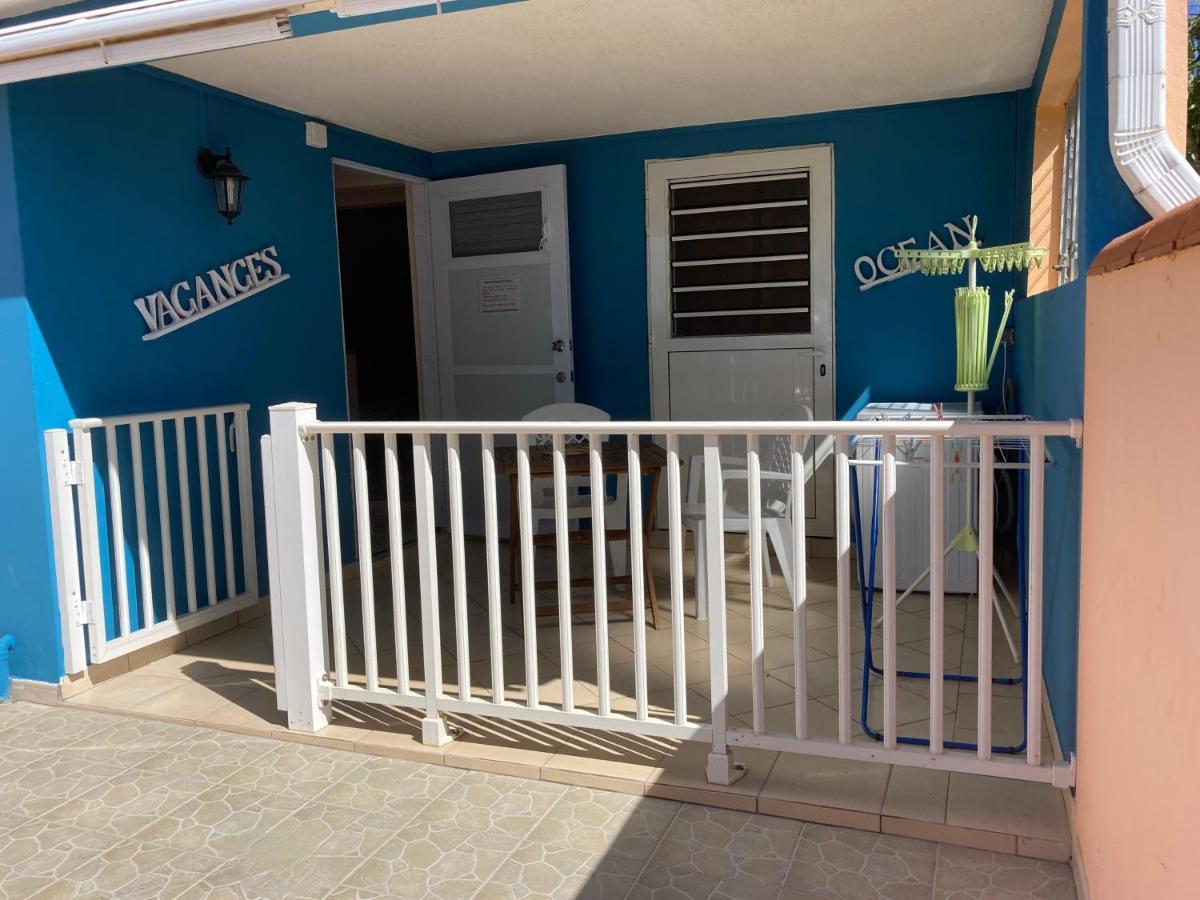Bas de villa Vacances Océan Le Carbet Extérieur photo