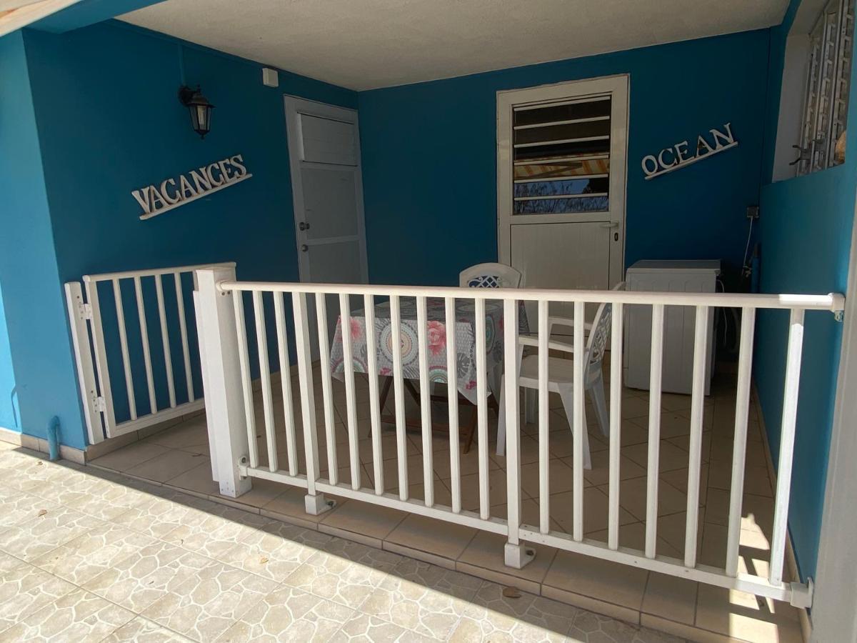 Bas de villa Vacances Océan Le Carbet Extérieur photo
